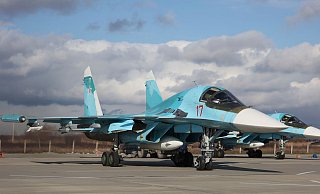 Immer wieder stürzten in Russland Kampfflugzeuge nach offiziellen Angaben auch aus technischen Gründen ab. (Archivbild) - Vitaliy Timkiv/AP/dpa