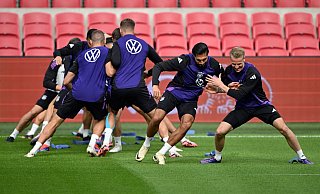 Die Nationalmannschaft beim Training in Amsterdam. - Federico Gambarini/dpa