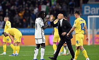 In Deutschland dabei: Italien-Coach Luciano Spalletti (r) kann für die EM 2024 planen. - Federico Gambarini/dpa