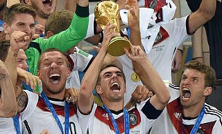 Letztmals wurde Deutschland 2014 in Brasilien Fußball-Weltmeister. (Archivfoto) - Marcus Brandt/dpa