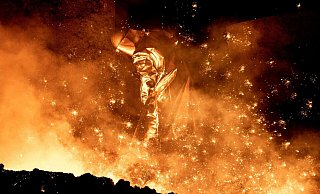 Die Stahlbranche in Deutschland kämpft mit vielen Problemen (Archivbild) - Hauke-Christian Dittrich/dpa