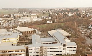 Die Großsporthalle am Schulzentrum und der Sportplatz Holzwiese liegen direkt nebeneinander. - Jens Reddeker