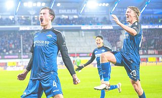 Die SCP-Innenverteidiger Calvin Brackelmann (l.) und Felix Götze, die hier Brackelmanns 3:2-Siegtreffer gegen Nürnberg bejubeln, blicken auf eine bärenstarke Saison zurück. - picture alliance/dpa Die SCP-Innenverteidiger Calvin Brackelmann (l.) und Felix Götze, die hier Brackelmanns 3:2-Siegtreffer gegen Nürnberg bejubeln, blicken auf eine bärenstarke Saison zurück. - picture alliance/dpa