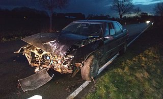 Straßenglätte: In Wehdem war am Morgen eine Frau auf der Rahdener Straße mit ihrem Citroen gegen einen Baum geprallt. - Polizei Minden-Lübbecke