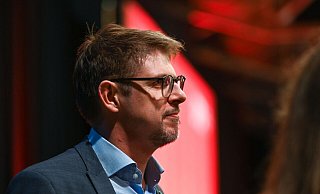 Europaabgeordneter Matthias Ecke im Juni 2023 auf dem Landesparteitag der SPD Sachsen in Chemnitz. - Heiko Rebsch/dpa