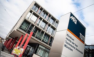 Im «Klinikum rechts der Isar - TU München» gibt es in mehreren Fällen Mordverdacht gegen einen Krankenpfleger. - Foto: Matthias Balk/dpa