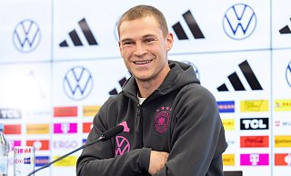 Bei den Bayern steht Joshua Kimmich vor einer wegweisenden Entscheidung. - Jürgen Kessler/dpa