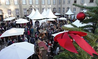Winterlich und weihnachtlich geht es beim Winterzauber im Kloster Dalheim zu. - Anja Ebner