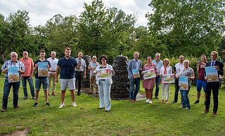 Die Durchführungsgesellschaft, der Förderverein und die Stadtverwaltung laden zum Landesgartenschau-Infomarkt in Lütmarsen ein. - Landesgartenschau Höxter