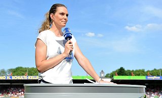 Diskussion: Für Sportschau-Moderatorin Julia Scharf hagelt es Kritik. - picture alliance