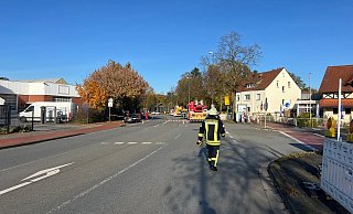 Ein Gasleck in einem Mehrfamilienhaus an der Brockhäger Straße sorgte am Sonntagvormittag für einen Großeinsatz der Feuerwehr in Gütersloh. - Thorsten Heß