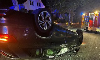 Der graue Audi eines 48-jährigen Herforders hat sich auf der Elverdisser Straße überschlagen. Laut Polizei war Alkohol im Spiel. - Privat Der graue Audi eines 48-jährigen Herforders hat sich auf der Elverdisser Straße überschlagen. Laut Polizei war Alkohol im Spiel. - Privat