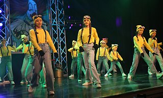 Mitglieder der Tanzschule v2moove sind seit Jahren Garanten für Hochstimmung bei der Matinee. - Elke Niedringhaus-Haasper