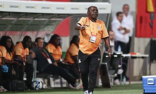 Nationaltrainer von Sambias Fußball-Frauen: Bruce Mwape. - Daniel Karmann/dpa