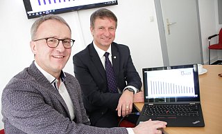 Kämmerer Klaus Weber (l.) und Bürgermeister Michael Stickeln sehen die Stadt gut aufgestellt. - Dieter Scholz