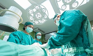 Das Krankenhaus soll für alle gut zu erreichen sein, damit schnell gehandelt werden kann. - (Symbolbild): Pixabay