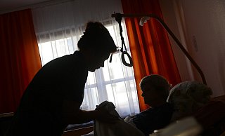 Eine Löhnerin drohte ihren Mann zu töten. Für Familie und Pflegepersonal war die Situation sehr belastend. - Dpa,jka sne tba cul dan