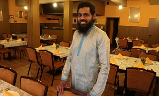 Mohammed Wasiullah Thimiri in seinem Restaurant Lazeez India in der Paderborner Königstraße. - Holger Kosbab