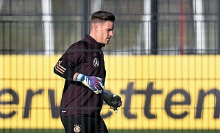 Torwart Marc-André ter Stegen leidet an Rückenproblemen. - Arne Dedert/dpa