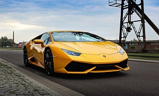 Nachmittags stoppte die Polizei Paderborn den Lamborghini mit dem 24-Jährigen am Steuer auf der Bahnhofstraße.  - Pixabay (Symbolfoto)