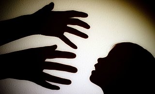 Zwei Mädchen soll der Mann sexuell missbraucht haben. - Patrick Pleul / picture alliance