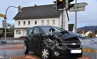 Der Pkw wurde bei der Kollision im Frontbereich zerstört. - Thomas Kube