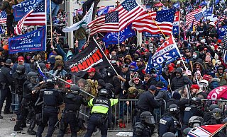 Trump-Anhänger vor dem Kapitol. - AFP