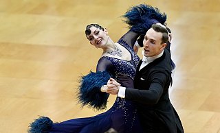 Die Bielefelder Anna Paszehr und Dominik Priebe ertanzten sich im Finale der Hauptgruppe II A Standard Platz vier. - Peter Unger