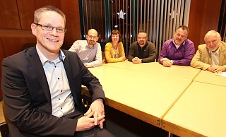 Die FDP stellt erstmals einen eigenen Bürgermeisterkandidaten. Thorsten Baumgart (l.) hat seinen Arbeitgeber über diesen Schritt informiert und kann auf die volle Unterstützung des hiesigen FDP-Vorstandes setzen. - Sigurd Gringel