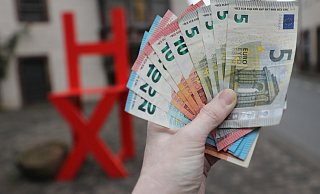 Der vorgestellte Doppelhaushalt sieht für die nächsten zwei Jahre deutliche Steuererhöhungen vor. - Simone Flörke