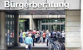 Wer vorm Fest noch was bei der Stadt erledigen will, muss sich sputen. - Symbolbild/Archivbild: NW