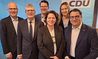 Ralph Brinkhaus (v. l.), Christian Haase, Joachim Ebmeyer, Kerstin Vieregge, Katharina Kotulla und Oliver Vogt. Es fehlt Carsten Linnemann. - Ingo Kalischek