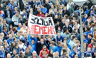 Archivfoto aus der Saison 2012/2013: Am 37. Spieltag kickte DSC Arminia Bielefeld gegen Vfl Osnabrück und schaffte die Rückkehr in die 2. Liga. - Christian Weische