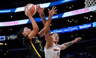 Basketballerin Hamby spielt inzwischen für die Los Angeles Sparks - weil ihr Ex-Team sie wegen ihrer Schwangerschaft abgegeben hat, wie sie behauptet. - Ashley Landis/AP/dpa