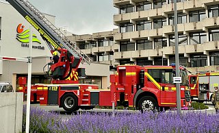 Die Feuerwehr rückt zur Karl-Hansen-Klinik in Bad Lippspringe aus. - Feuerwehr Bad Lippspringe