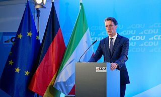 NRW-Ministerpräsident Hendrik Wüst (CDU) unterstützt Friedrich Merz als Kanzlerkandidaten der Union. - Henning Kaiser/dpa