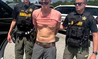 Abgeführt: Der Mann, der laut den Ermittlungen mutmaßlich auf Trump schießen wollte. - Uncredited/Martin County Sheriff’s Office/AP/dpa