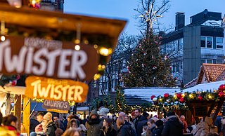 Bald weihnachtet es auf dem Berliner Platz in Gütersloh. Am 27. November wird der Weihnachtsmarkt eröffnet. - Gütersloh Marketing/Lena Descher