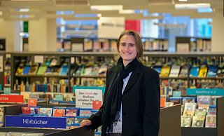 Katja Bartlakowski leitet seit Oktober 2019 die Stadtbibliothek. - Foto: Andreas Zobe/NW