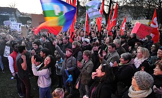 In der Spitze rund 1.700 Gegendemonstranten waren in den Ravensberger Park gekommen. - Andreas Frücht