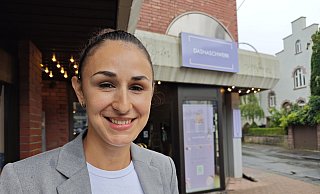 Jenny Dierks zieht mit ihrem Naschwerk an die Bachstraße und erweitert ihr Lädchen um ein Café. - Svenja Ludwig