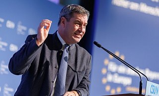 Markus Söder (CSU) spricht während der CSU-Delegiertenversammlung zur Europawahl. - Daniel Karmann/dpa