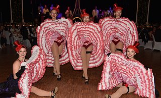 Eindrücke vom Kulturball in der Beverunger Stadthalle. Der Auftritt der Damen vom Tanzprojekt "Keen On Rhythm". - Thomas Kube