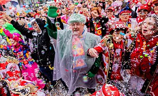 Am 11.11. um 11:11 Uhr beginnt in den närrischen Hochburgen die Karnevalssession. - Rolf Vennenbernd/dpa