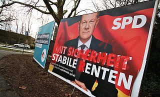 Auf dem SPD-Großplakat an der Dubelohstraße, Ecke Fürstenallee, in Paderborn haben Unbekannte den Slogan kurzerhand verändert. - Rajkumar Mukherjee Auf dem SPD-Großplakat an der Dubelohstraße, Ecke Fürstenallee, in Paderborn haben Unbekannte den Slogan kurzerhand verändert. - Rajkumar Mukherjee