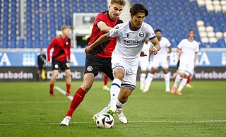 Arminia Bielefelds Kaito Mizuta setzte im Auswärtsspiel beim SV Wehen Wiesbaden kaum Akzente. - IMAGO/Jan Huebner