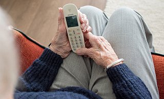 Nachdem die Seniorin den Diebstahl bemerkte, rief sie die Polizei. - Pixabay (Symbolbild)