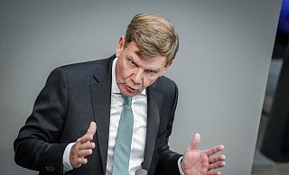 Es fehle derzeit jede politische, strategische, technische und finanzielle Grundlage, um über EU-eigene Atomwaffen zu diskutieren, so Johann Wadephul (CDU). - Kay Nietfeld/dpa