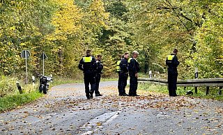 Bei einem Alleinunfall ist am Montagmittag ein Motorradfahrer schwer verletzt worden. Detail zum Unfallhergang sind noch nicht bekannt. - Peter Unger