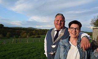 Ein Traum wird wahr für Altenbergens Schützenkönig Daniel Hillmann und seine Nadine. - Schützen Altenbergen